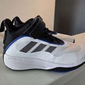 adidas Kids White, Black & Blue Basketball Sneakers